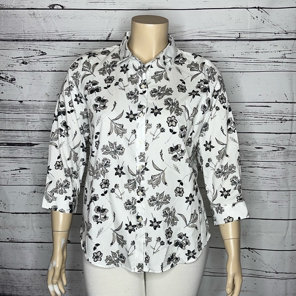 Coldwater Creek NWT Size 16 White - Floral Print Button Down Shirt Top - Picture 1 of 4